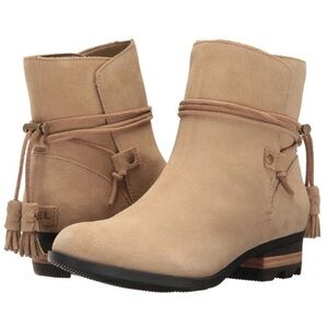Sorel Farah short boot size 7.5 with tassels suede